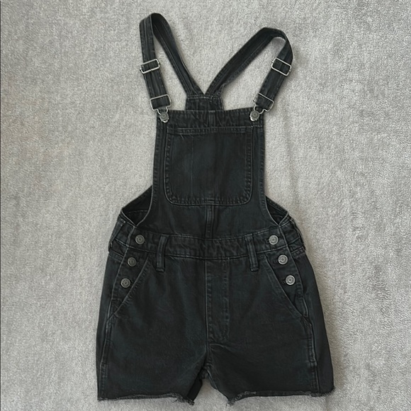 Madewell Denim - Madewell adirondack short overalls in washed black XXS